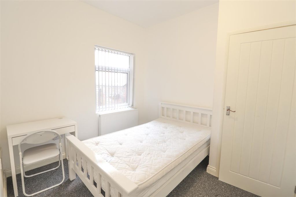Property photo 1 of 3