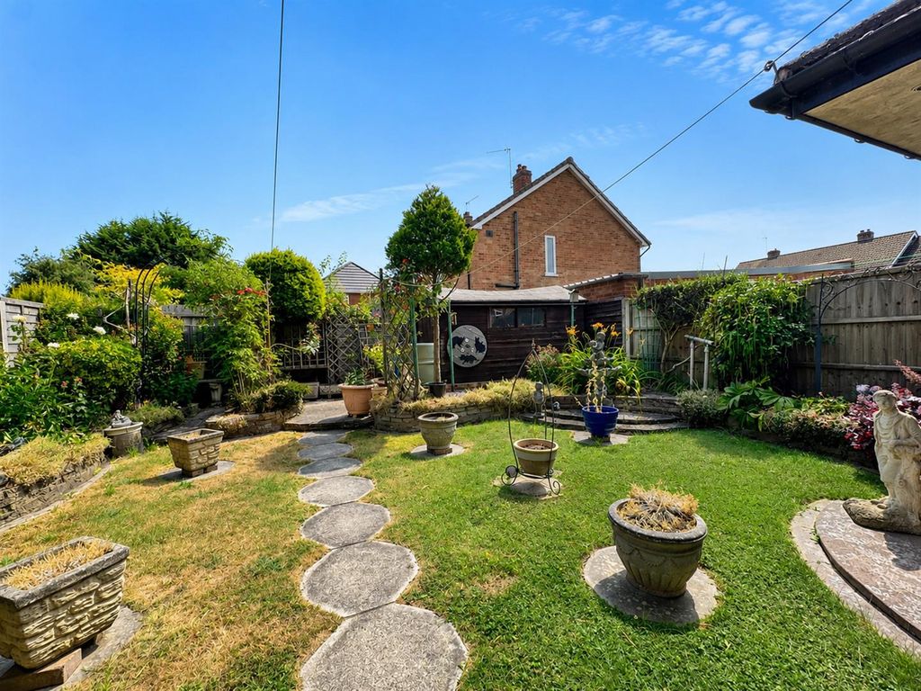 Property photo 3 of 14 Garden