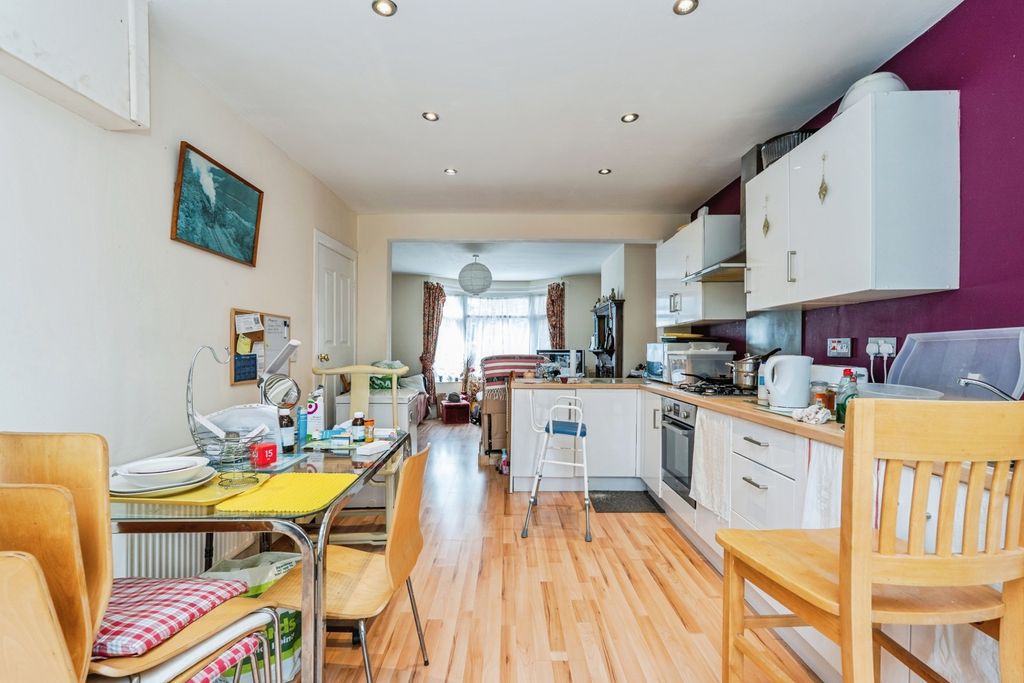 Property photo 3 of 13 Photo