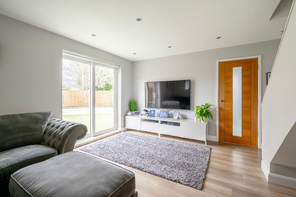 Property photo 3 of 24