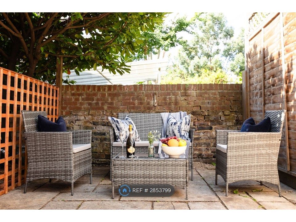 Property photo 1 of 7 Back Garden 1