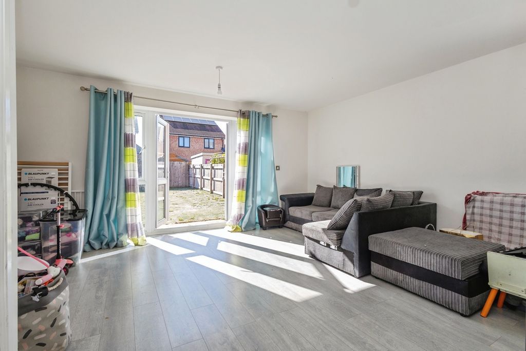 Property photo 3 of 17 Photo