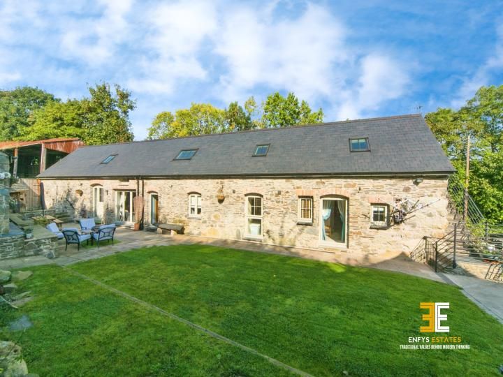 Property photo 1 of 44