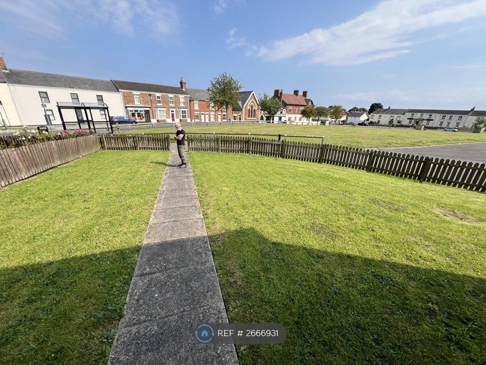 Property photo 2 of 12