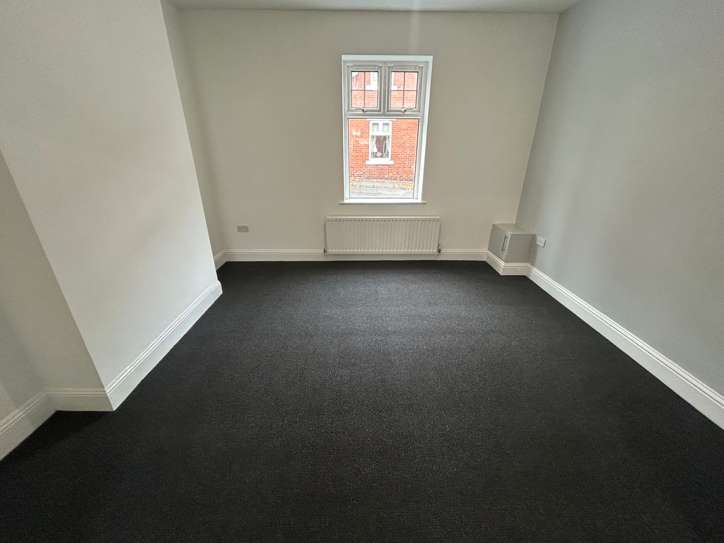 Property photo 2 of 14 Lounge 1