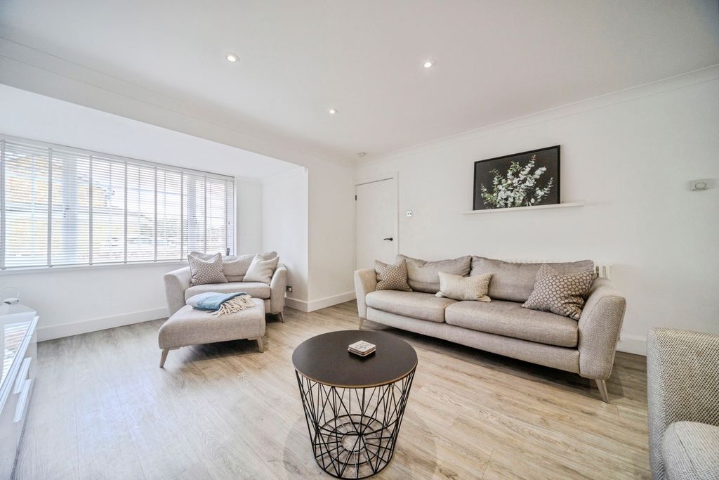 Property photo 2 of 23 Pbox-Img.Jpg