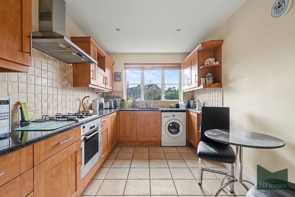 Property photo 3 of 12