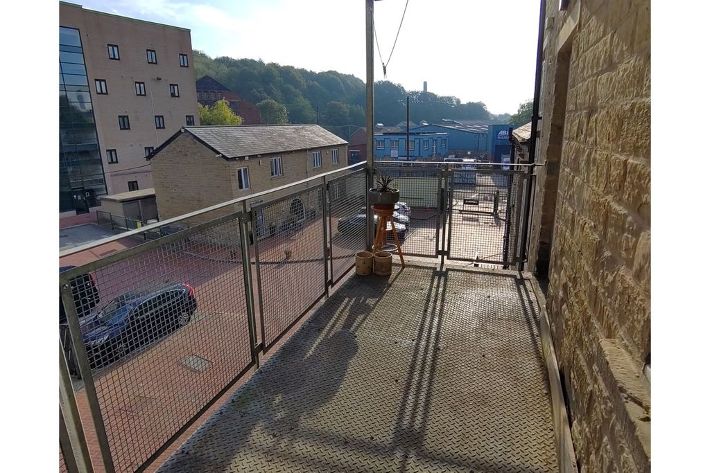 Property photo 2 of 16 Balcony