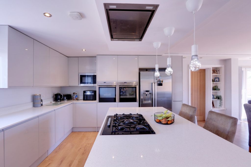 Property photo 2 of 40 Kitchen 1