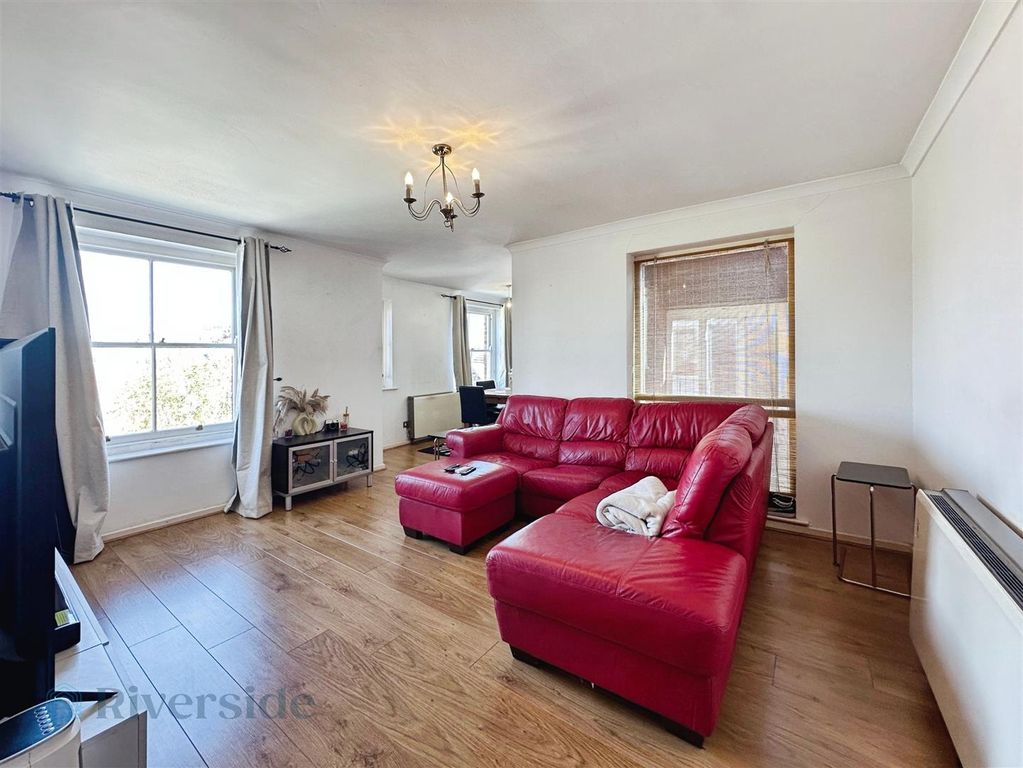 Property photo 2 of 12