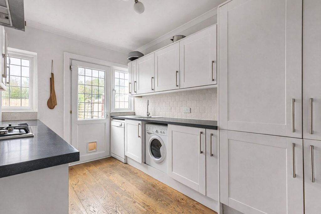 Property photo 3 of 9 Picture No. 32