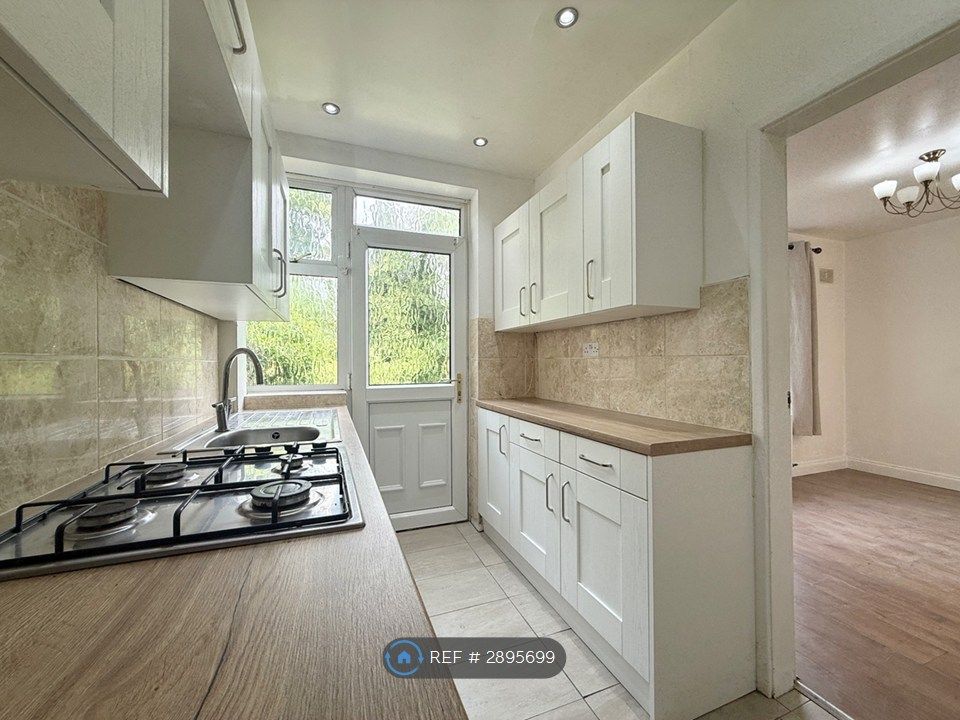 Property photo 3 of 27