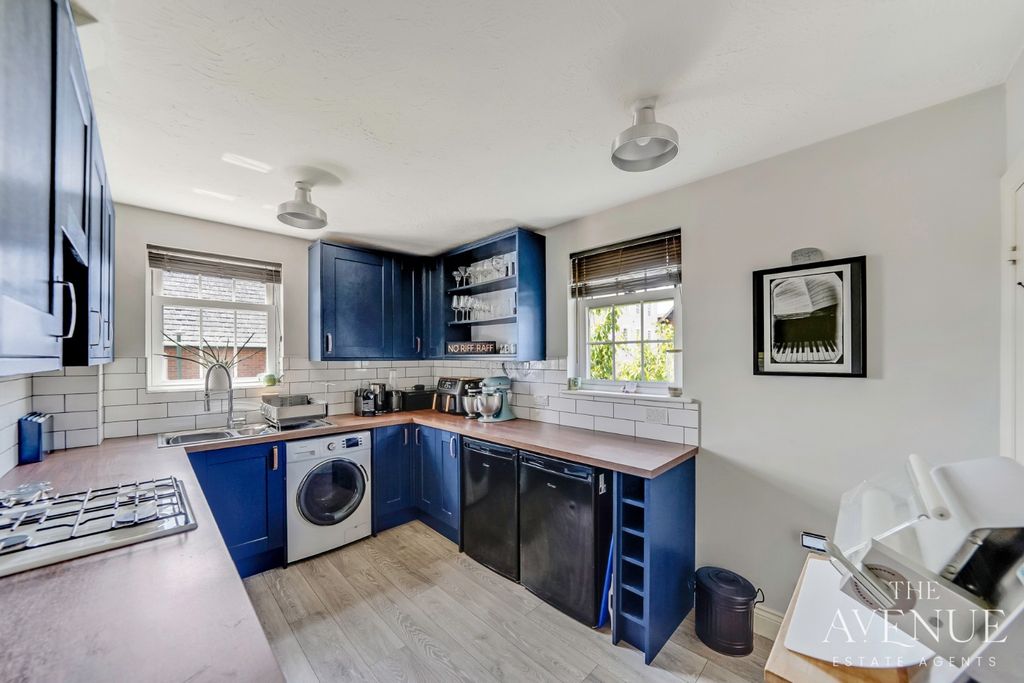 Property photo 3 of 14 4474923
