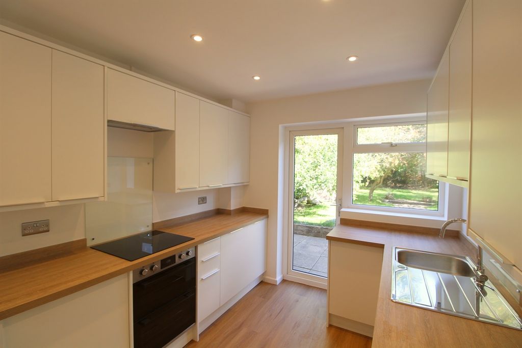 Property photo 3 of 15 Kitchen