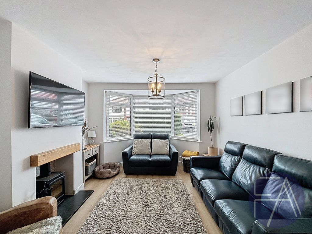 Property photo 2 of 13 4449383