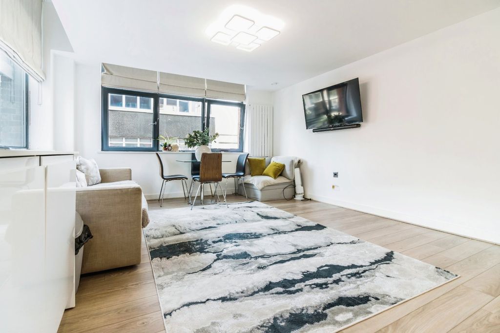 Property photo 3 of 16 Picture No. 16