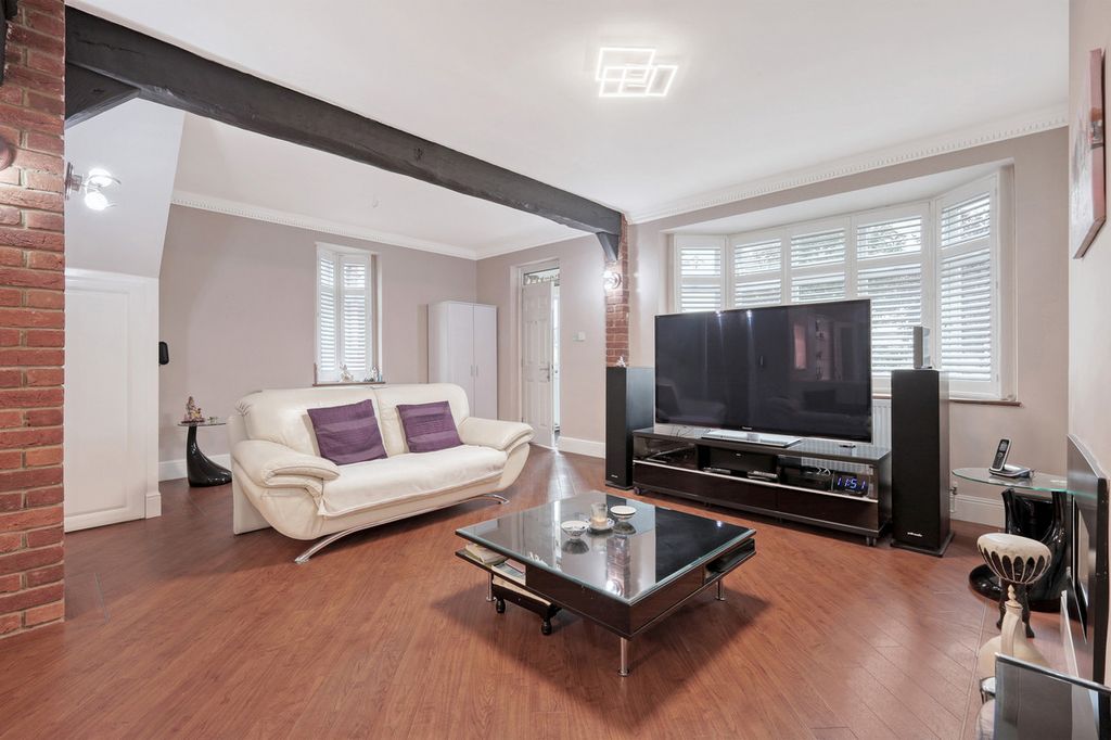 Property photo 3 of 38