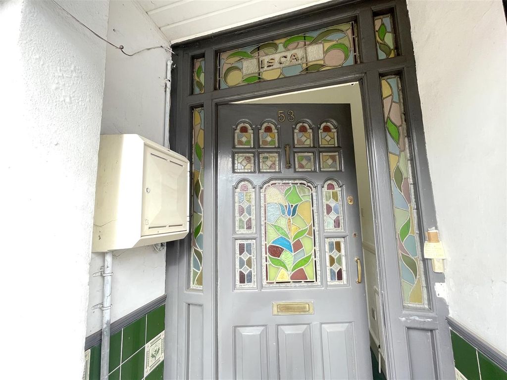 Property photo 3 of 21 Cumnor 1.Jpg