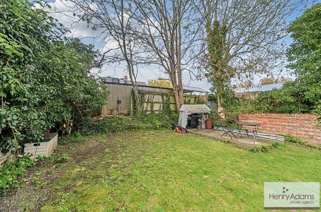Additional image 11 of 2 bed flat for saleStation Road, Petersfield GU32