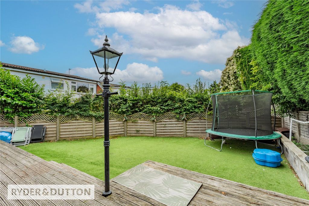 Property photo 2 of 27 Picture No. 11