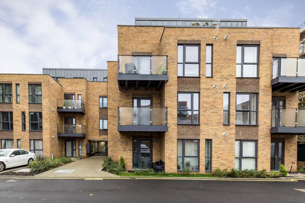 Property photo 1 of 4