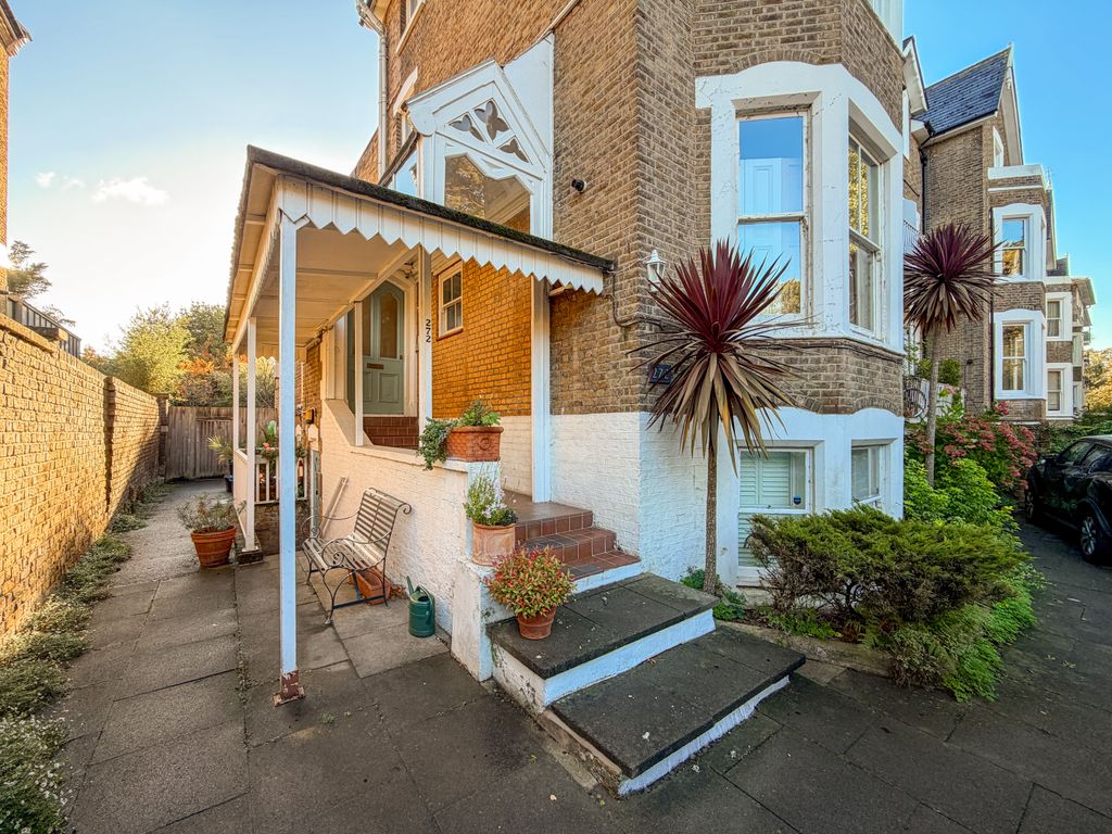 Property photo 1 of 8