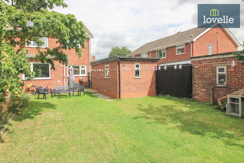 Property photo 2 of 16