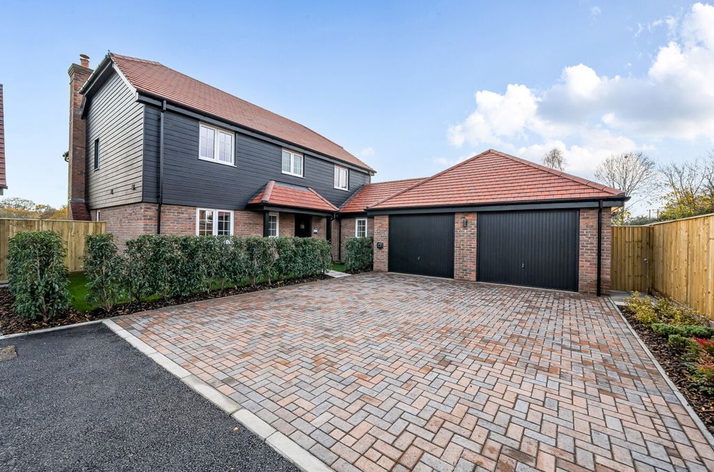 Property photo 1 of 7 1380662-1-6914B24...