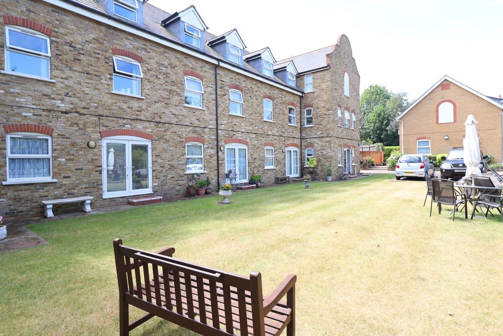 Property photo 2 of 19