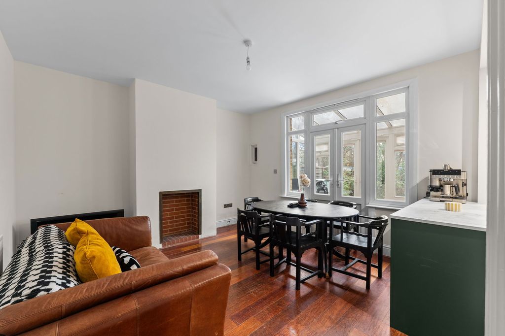 Property photo 3 of 19