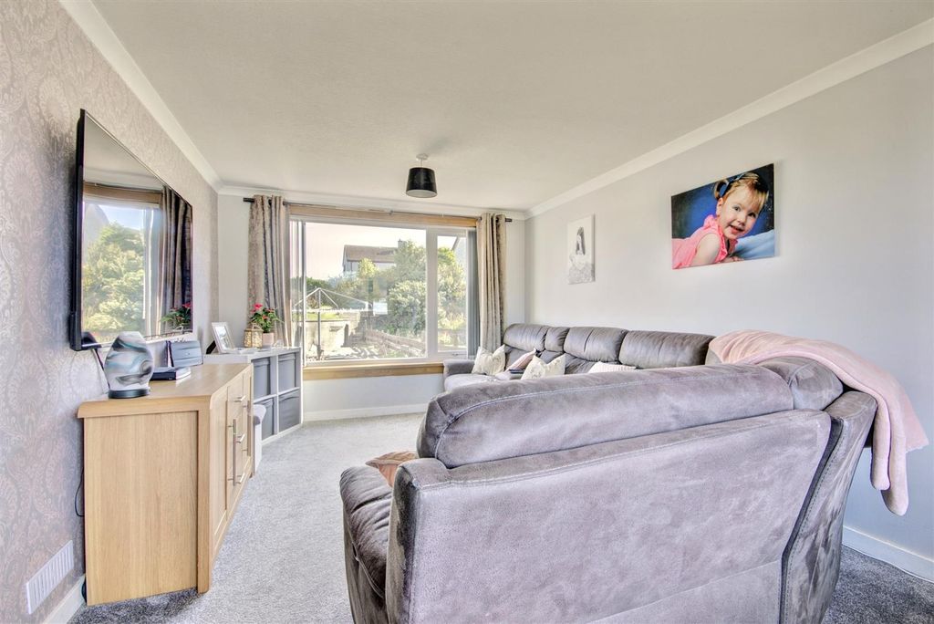 Property photo 2 of 19 Sitting Room