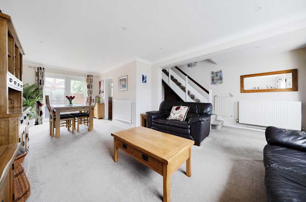 Property photo 2 of 12 1305289-14-6847Ff...