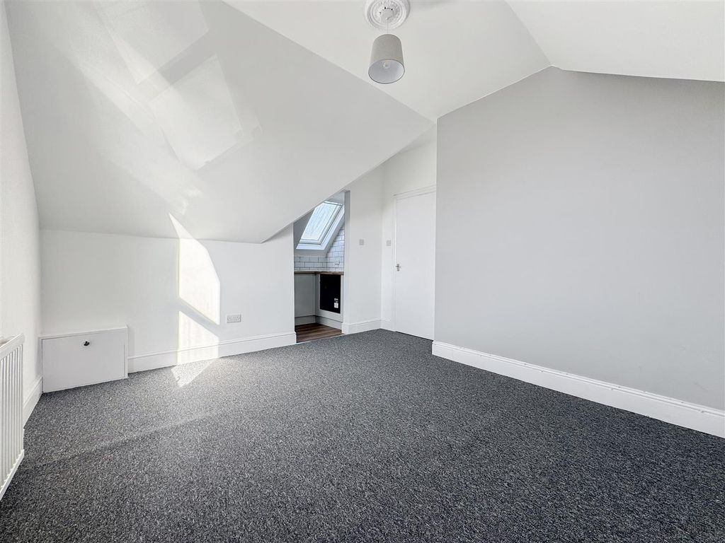 Property photo 2 of 10 10-Img_8983.Jpg