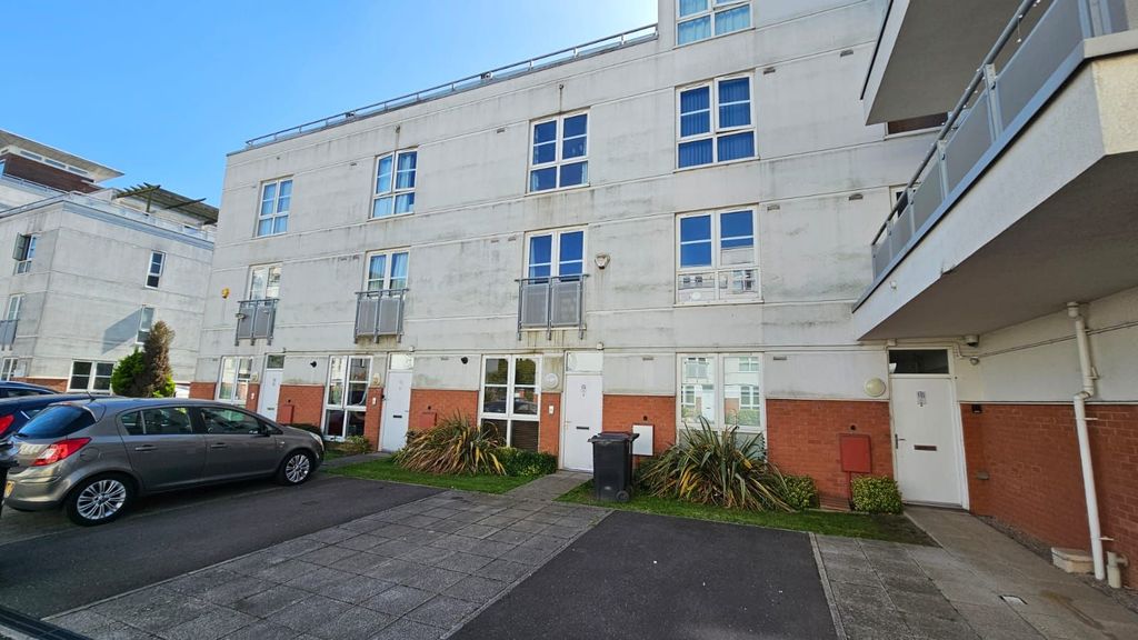 Property photo 1 of 19 Exterior