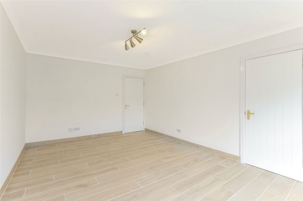 Property photo 3 of 16 Picture No. 06