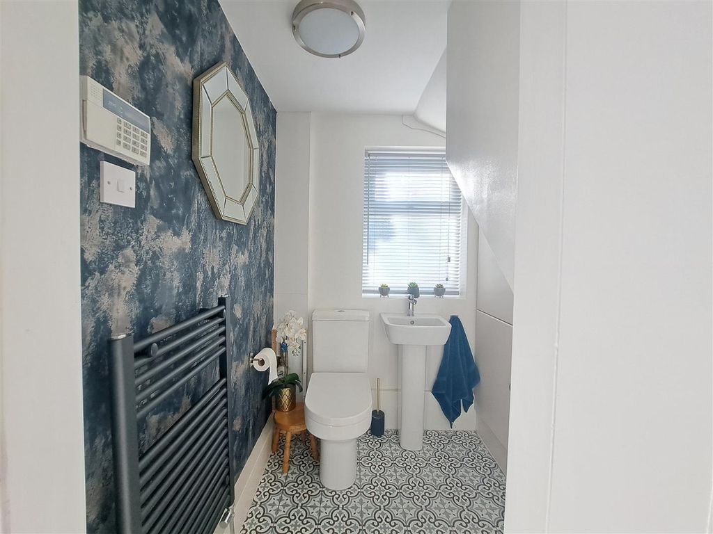 Property photo 3 of 40