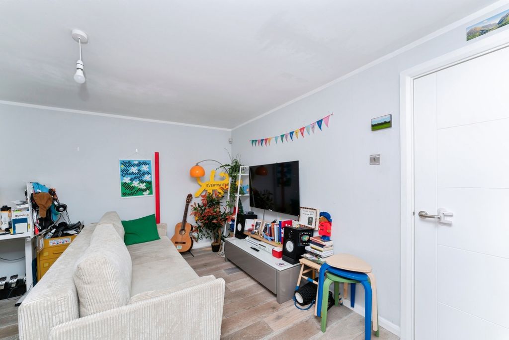 Property photo 3 of 10 Image 2