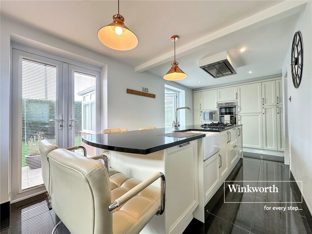 Property photo 3 of 22 Picture No. 13