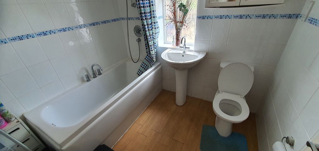 Property photo 3 of 4