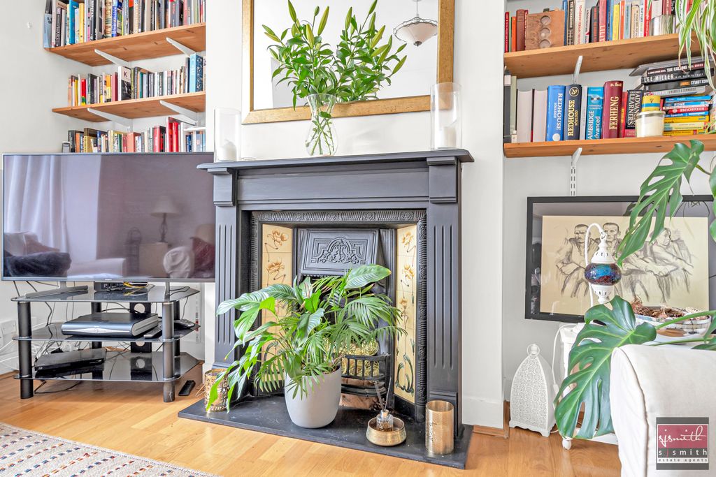 Property photo 3 of 16 Dsc09170