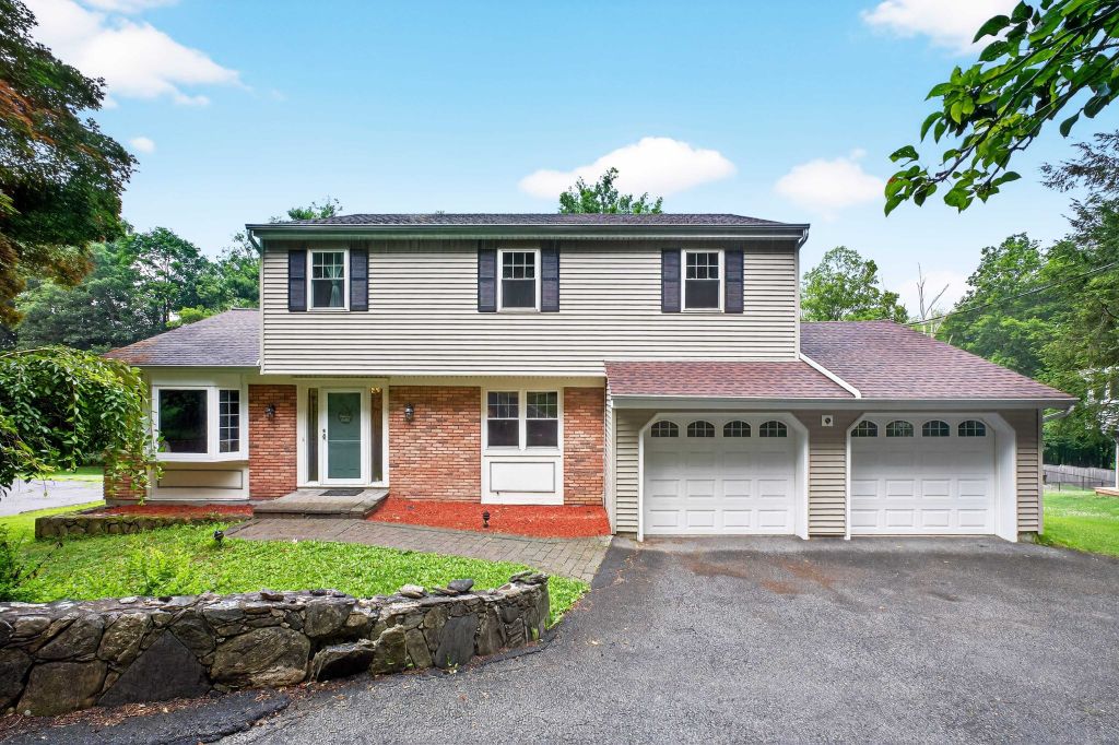Property photo 1 of 31