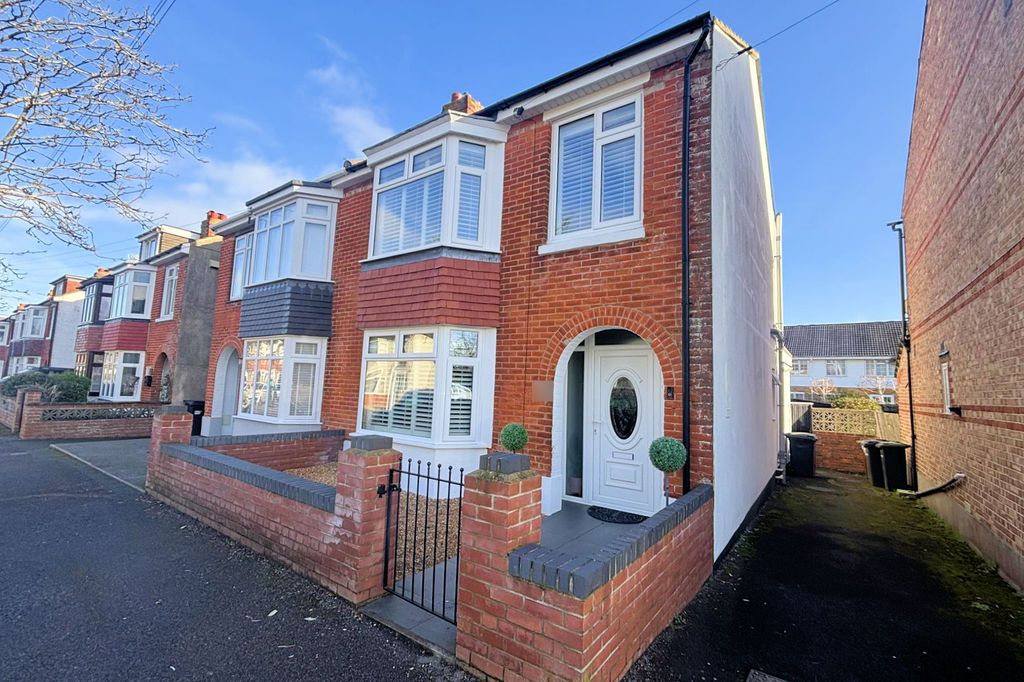 Property photo 1 of 21 Front