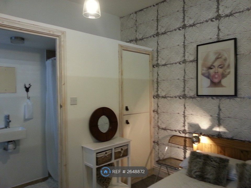 Property photo 2 of 24