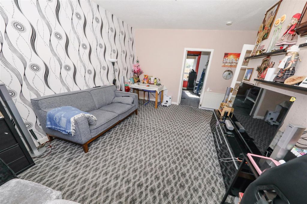 Property photo 3 of 18 c