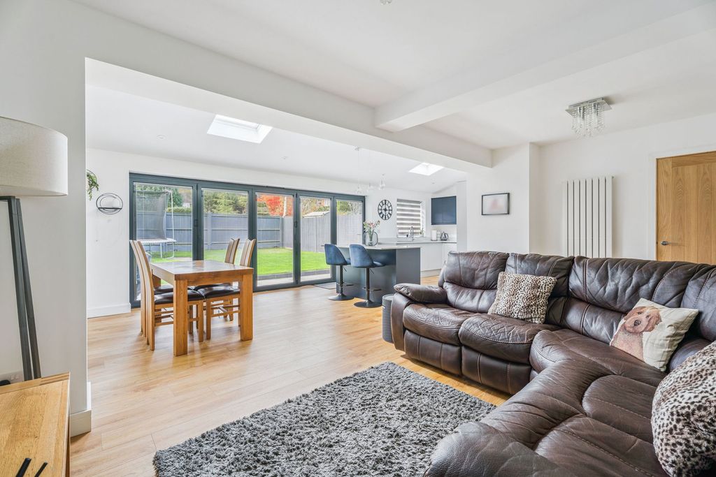 Property photo 2 of 21