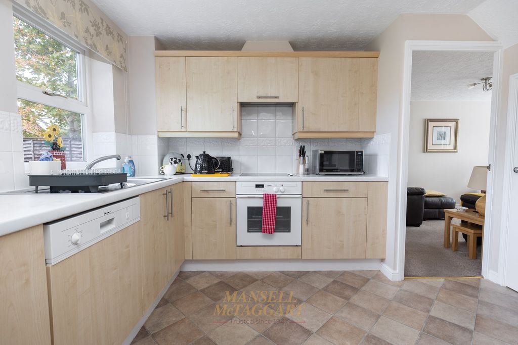 Property photo 3 of 24