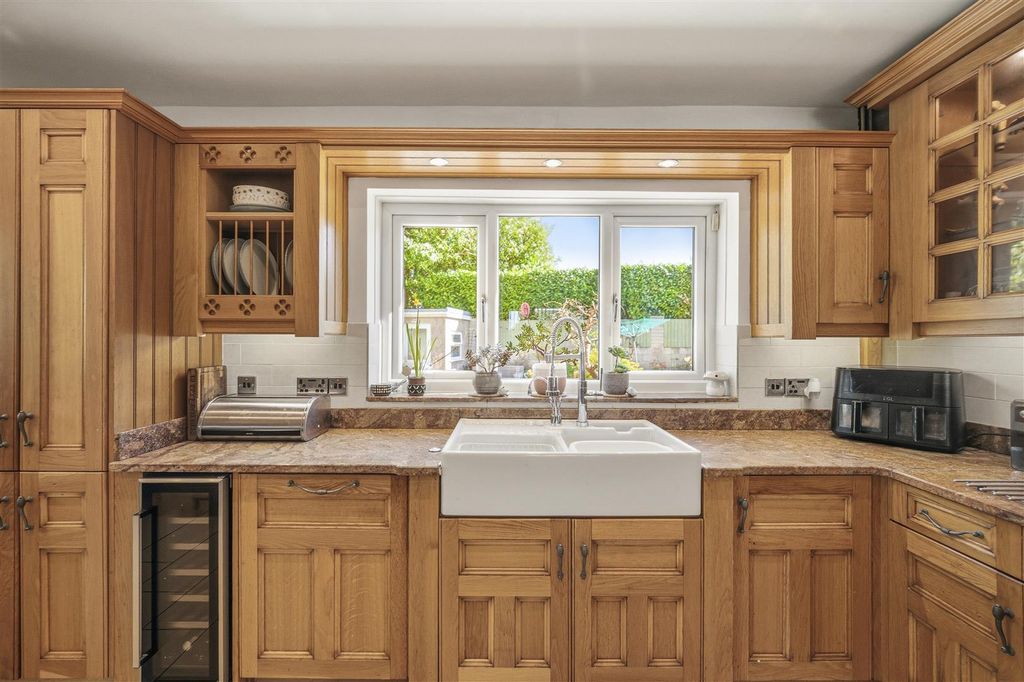 Property photo 3 of 26 04-P1068540.Jpg