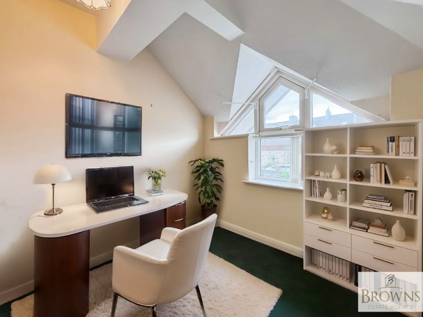 Property photo 3 of 18 4557572