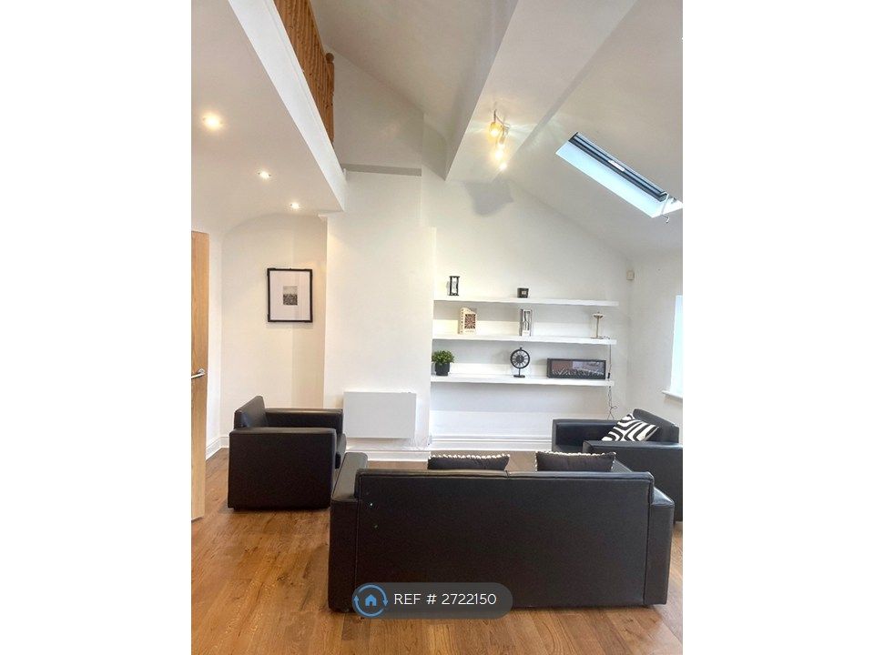 Property photo 2 of 35