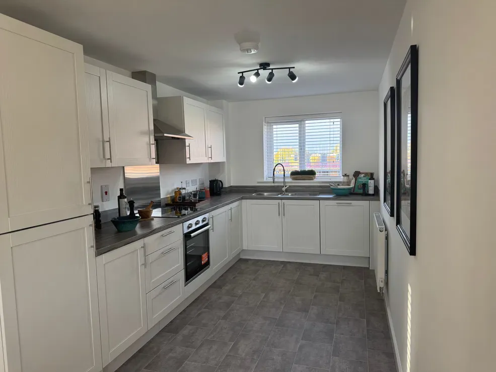 Property photo 3 of 8 Show Home